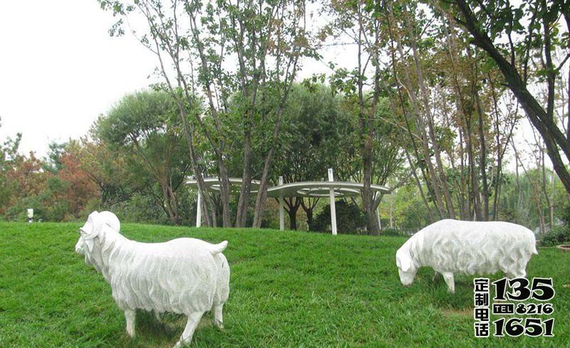 公園玻璃鋼仿真動物綿羊雕塑