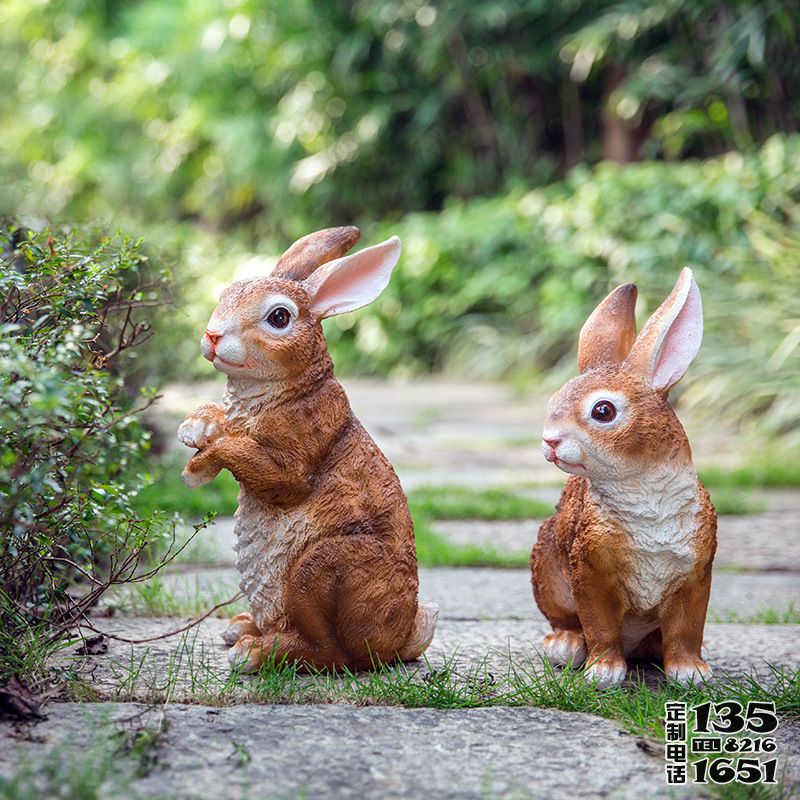 戶外公園兩只玻璃鋼仿真動物兔子雕塑